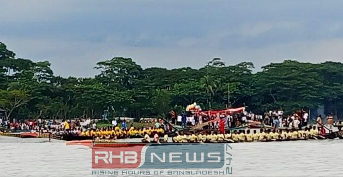 উজিরপুরের সন্ধ্যা নদীতে গ্রাম বাংলার..