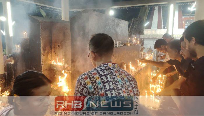 পটুয়াখালী মহাশ্বাসনে উদযাপিত হচ্ছে দীপাবলি..