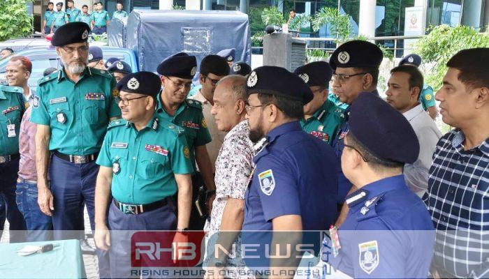 ‘আইনশৃঙ্খলার উন্নতি হচ্ছে’ শুনেই সাংবাদিকের..