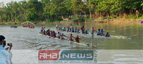 ঝালকাঠির কাঠালিয়ায় ভেলা বাইচ প্রতিযোগিতা..