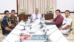 প্রধান উপদেষ্টার সঙ্গে তিন বাহিনীর..