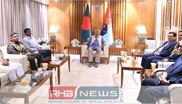 প্রধান উপদেষ্টার সঙ্গে তিন বাহিনীর..