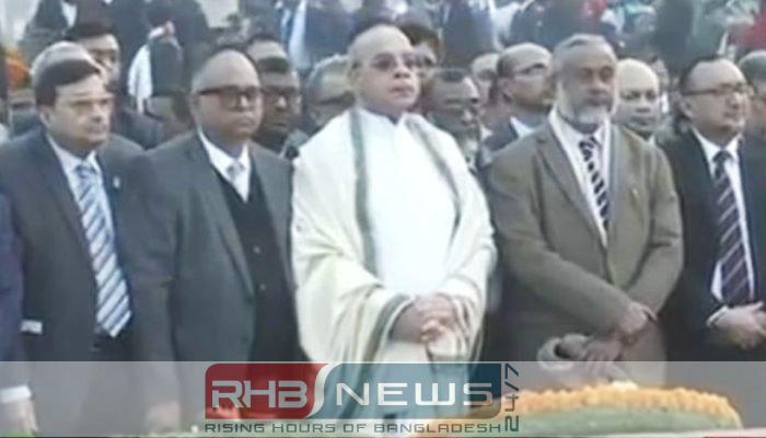 জাতীয় স্মৃতিসৌধে প্রধান বিচারপতির শ্রদ্ধা..