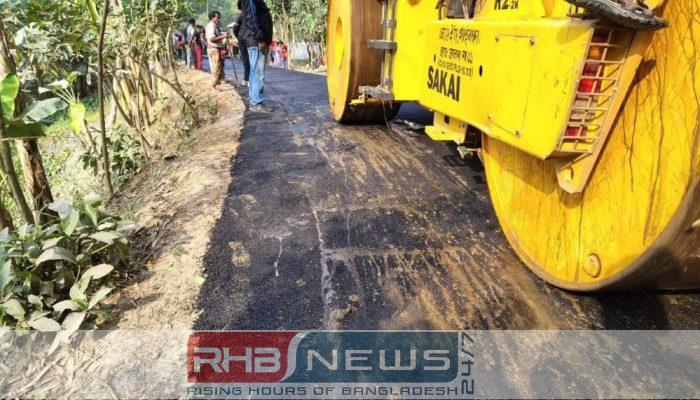 গাইবান্ধার গোবিন্দগঞ্জে পাকা সড়ক নির্মাণে..