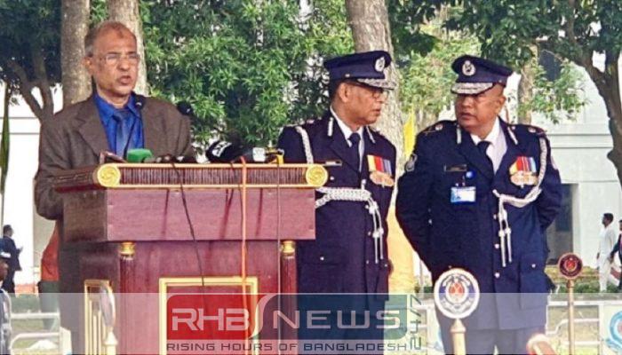 পুলিশ কোনো রাজনৈতিক দলের রক্ষক..