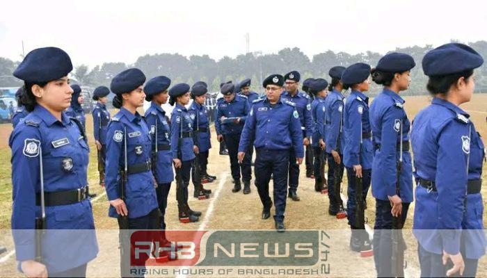 নওগাঁয় জেলা পুলিশের মাস্টার প্যারেডে..