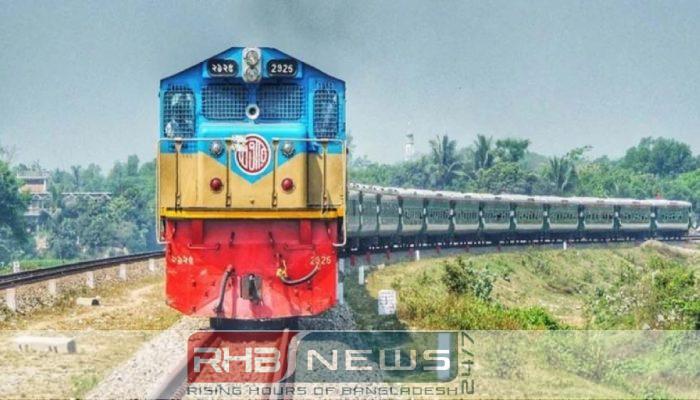 ঈদে ট্রেনের দ্বিতীয় দিনের টিকিট..