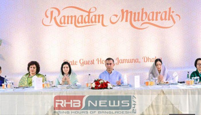 কূটনীতিকদের সঙ্গে ইফতার করলেন প্রধানমন্ত্রী..