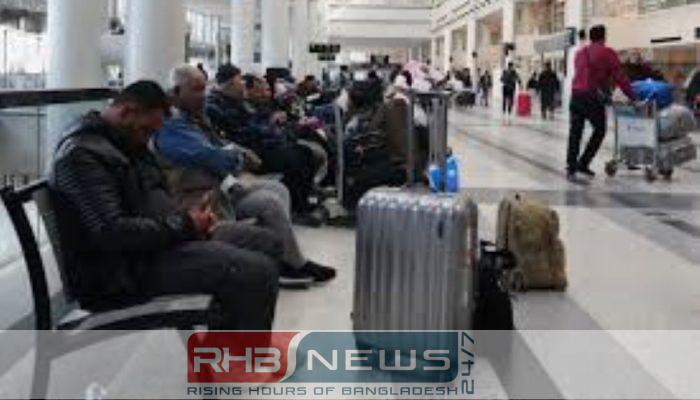 বিমানবন্দরে আটকে পড়া যাত্রীদের দায়িত্ব..