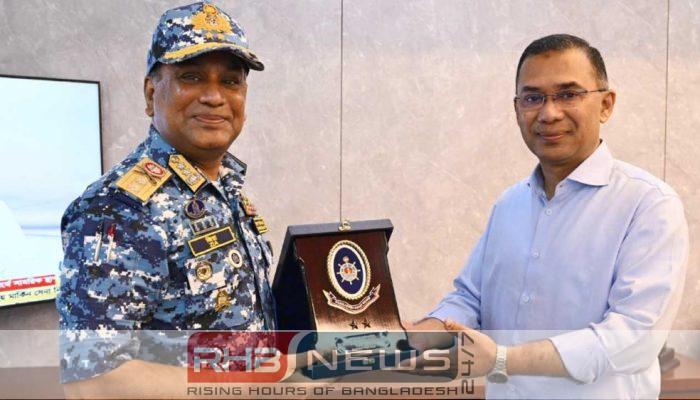 প্রধানমন্ত্রীর সঙ্গে কোস্টগার্ডের মহাপরিচালকের সাক্ষাৎ