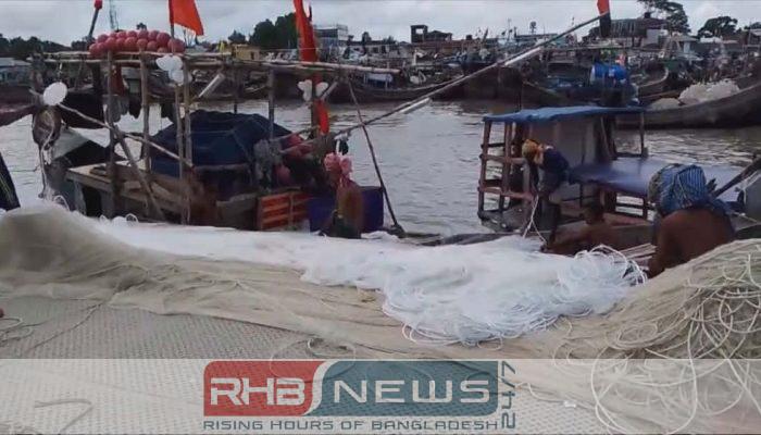 মৎস্য শিকারের ৫৮ দিনের নিষেধাজ্ঞা..