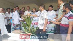 আগৈলঝাড়ায় কৃষকদের মাঝে সার-বীজ ও..