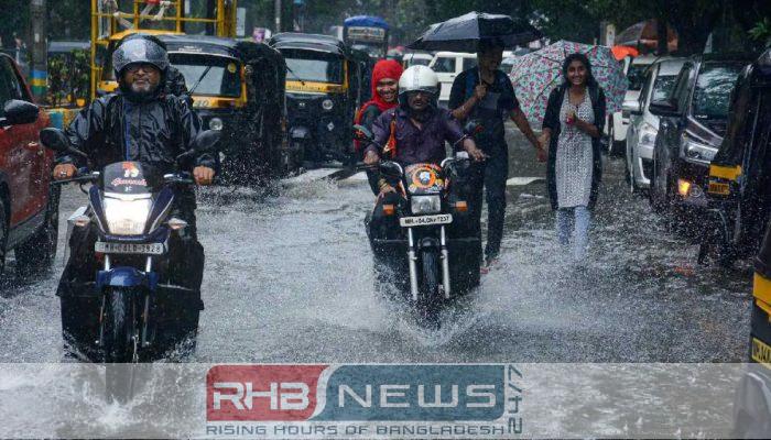 বৈরী আবহাওয়ায় মুম্বাইয়ে রেড অ্যালার্ট