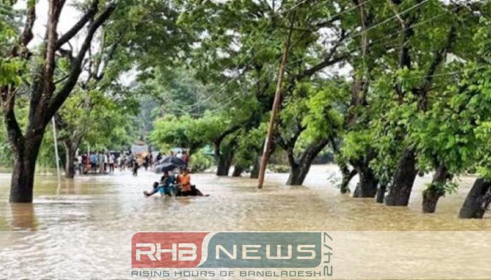 উজানের ঢল ও বৃষ্টিতে ফুলে-ফেঁপে..
