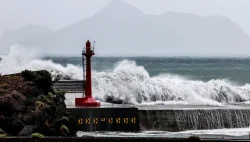 টাইফুন ‘বাভি’র তাণ্ডবে বিপর্যস্ত চীনের..