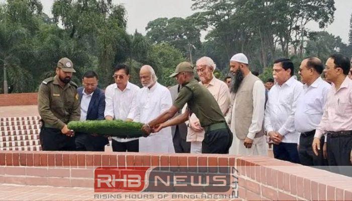 বীর শহীদদের প্রতি শ্রদ্ধা জানালেন..