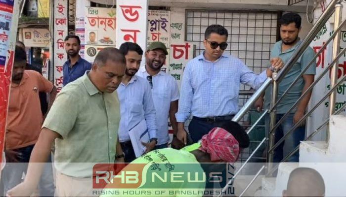 শ্রীমঙ্গলে সড়ক-ফুটপাত দখলমুক্ত করতে মোবাইল..