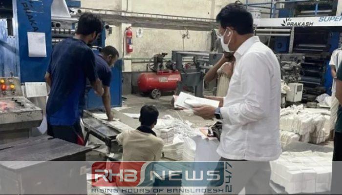 মধ্যরাতে ছয় ছাপাখানা পরিদর্শনে শিক্ষামন্ত্রী